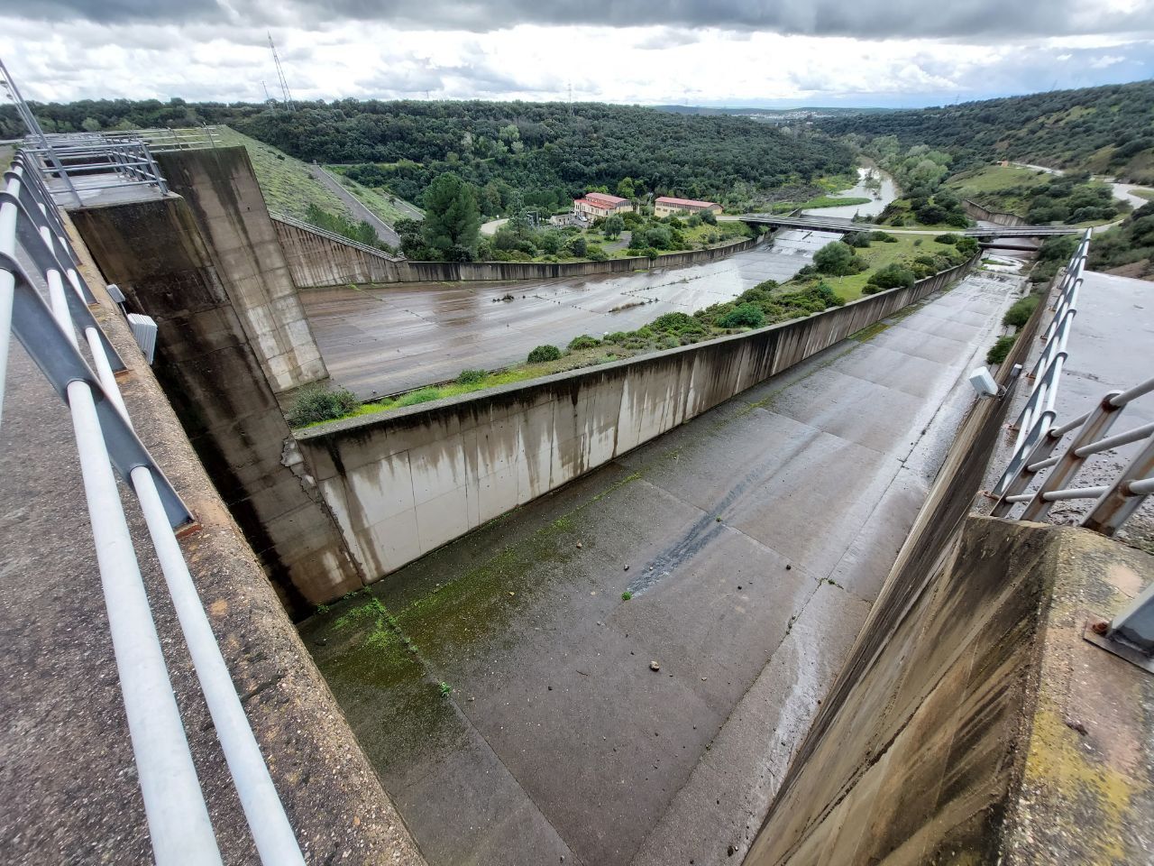 San Rafael de Navallana empieza a desembalsar