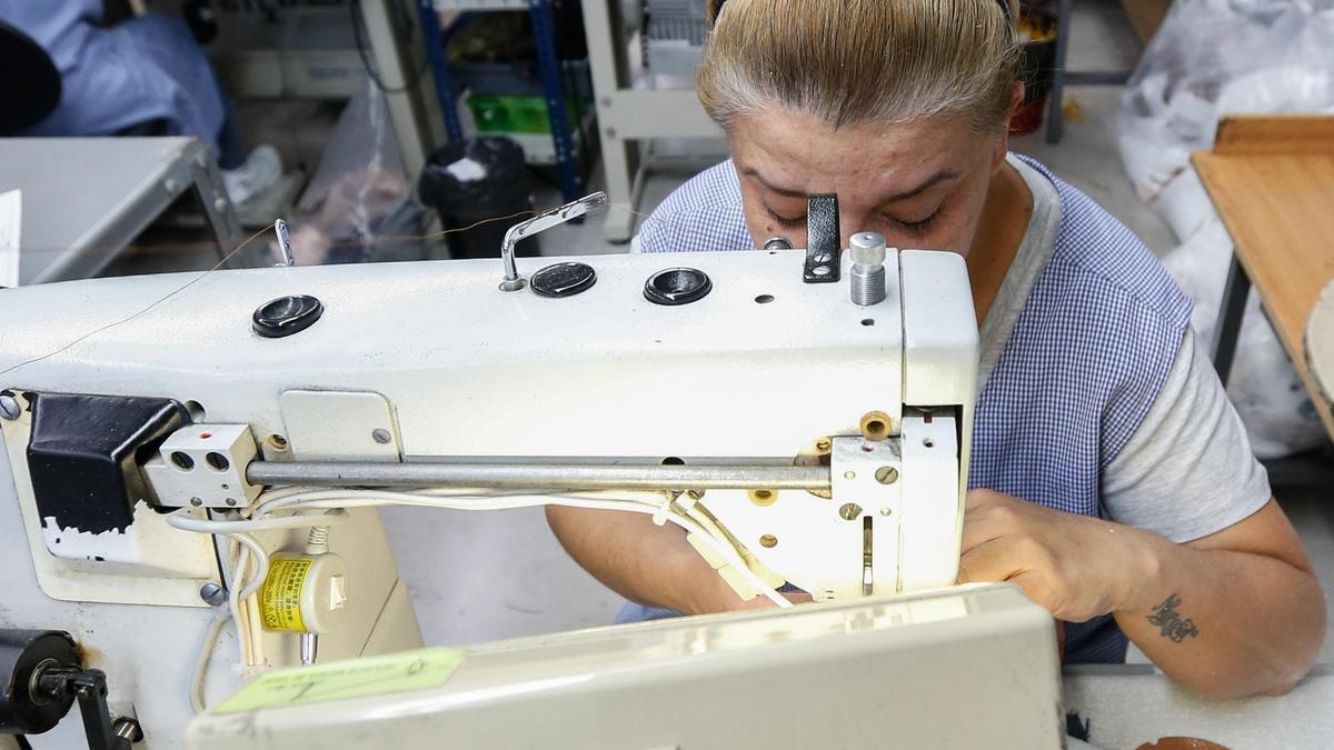 más de 80.000 trabajadores alicantinos superan los 60 años y no tienen sustituto