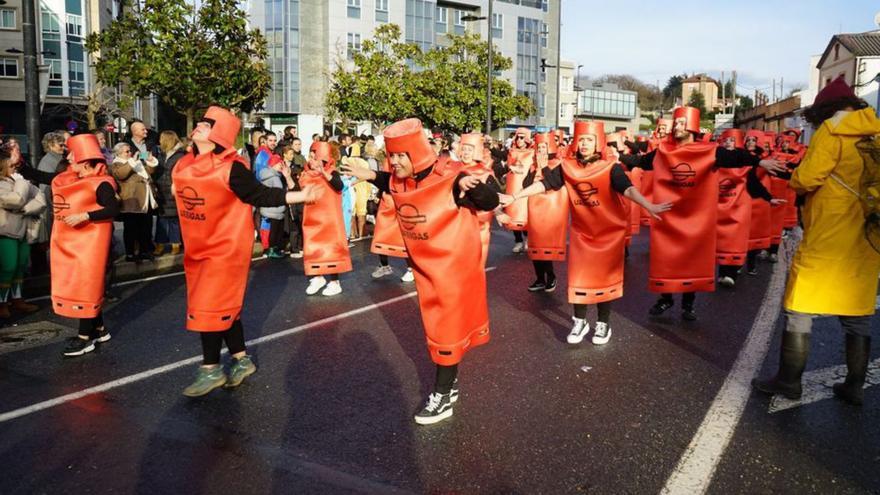 Entroido Pequeno de Cambre, más de 300 disfraces en el desfile