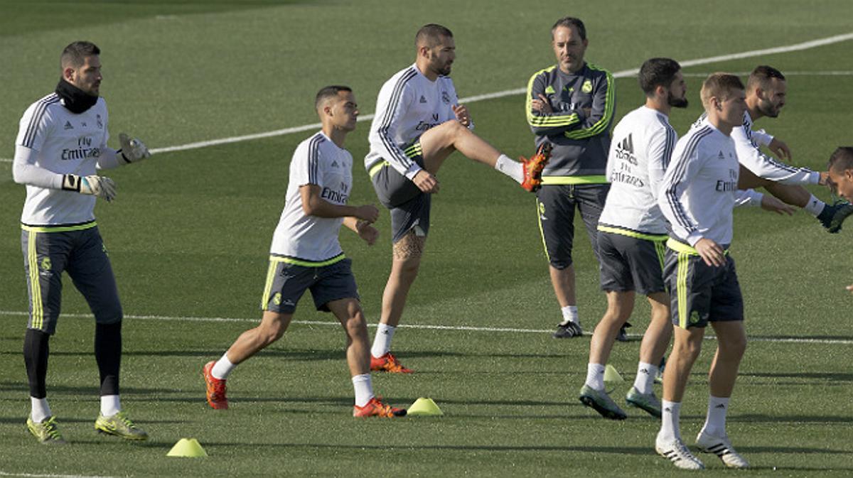 L’entrenador madridista, Rafa Benítez, té tots els jugadors de l’equip a la seva disposició en el seu primer clàssic amb el Barça.