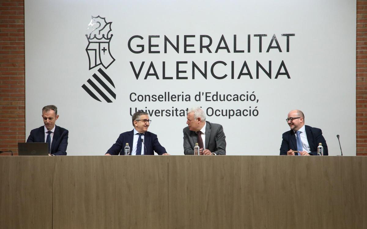 Cabo, Rovira, McEvoy y Martínez en la rueda de prensa en la Conselleria de Educación