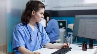 Condenadas dos enfermeras de un hospital por acceder sin permiso al historial clínico de una compañera con una "grave enfermedad"