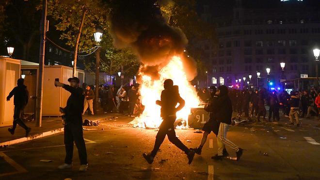Blocus prepara una nueva oleada de disturbios en Barcelona: "Poneros ropa negra y máscaras de Halloween"