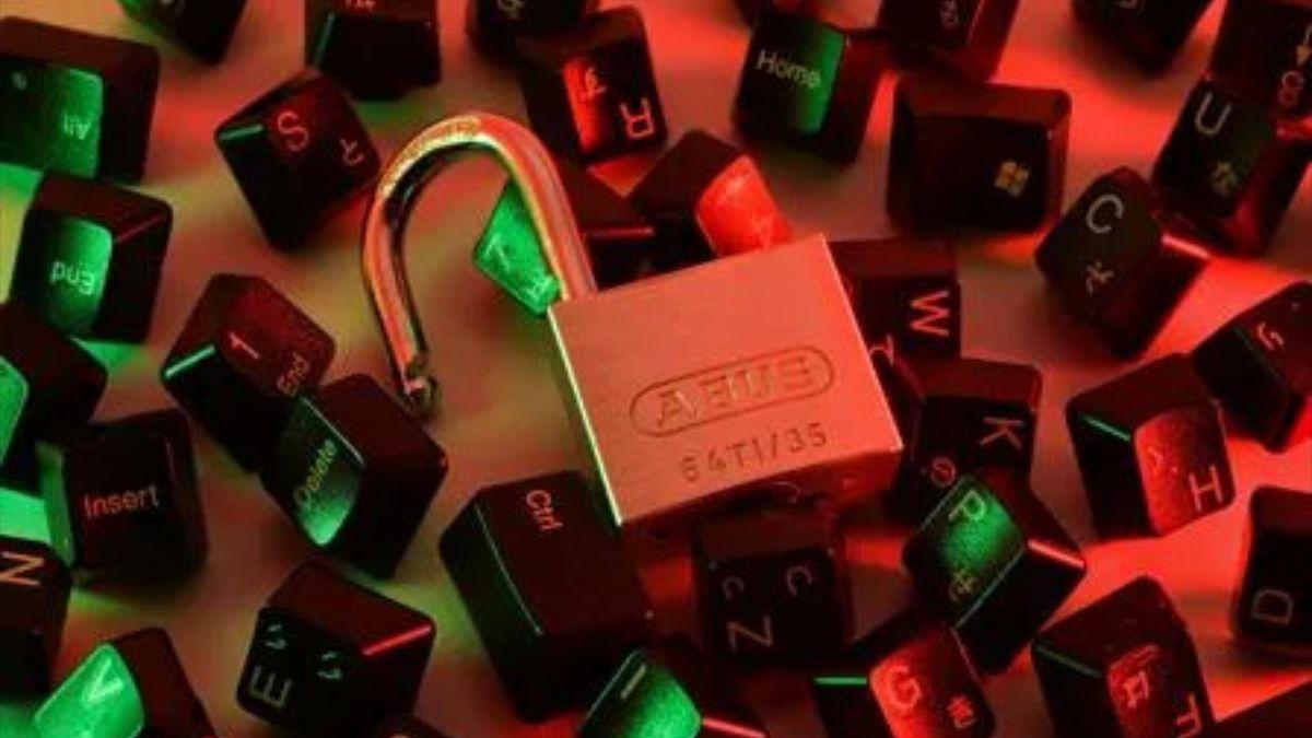 CIBERSEGURIDAD / Un hacker puede saltarse la seguridad de Windows 11 sin tocar el ordenador CIBERSEGURIDAD / Un hacker puede saltarse la seguridad de Windows 11 sin tocar el ordenador
