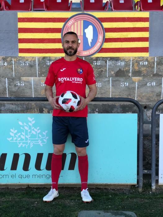 Presentació d'Eloi Amagat com a nou jugador de l'Olot