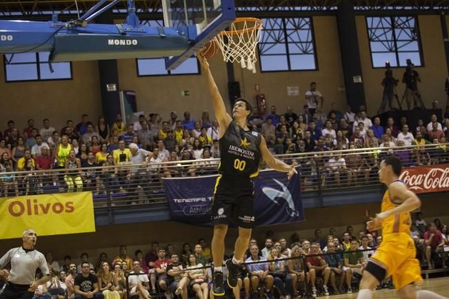 03/09/2016.DEPORTES .Partido de baloncesto amistoso entre el Iberostar Tenerife y el Herbalife Gran Canaria.