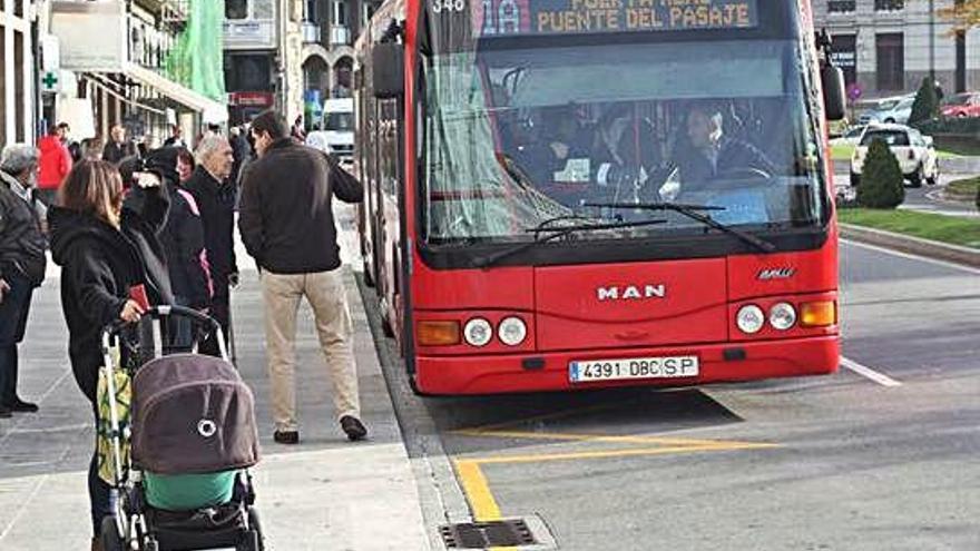 Bus 1A de Tranvías de A Coruña, que realizará el servicio hasta Santa Cristina.