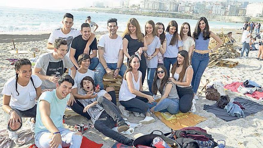 &quot;Venimos todos los años a celebrar San Juan a la playa&quot;