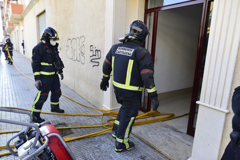 Incendio en la urbanización Meiterráneo de Cartagena