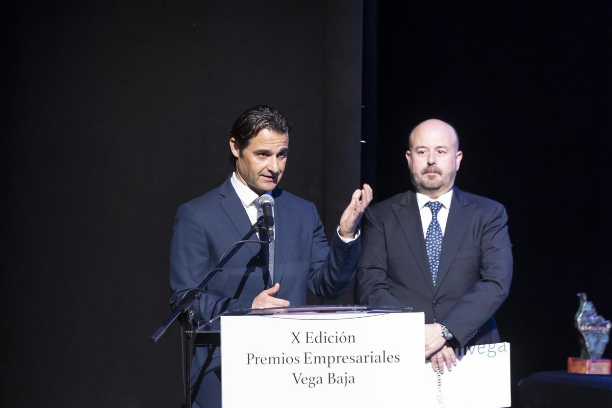 Así fue la entrega de premios empresariales de la Vega Baja Asemvega en Torrevieja, en imágenes