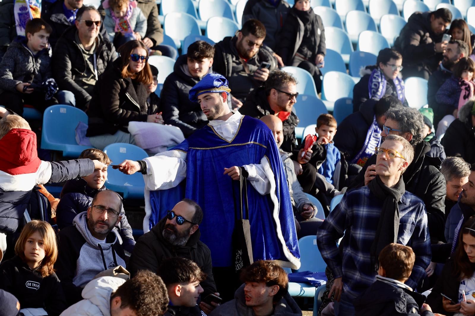 EN IMÁGENES | Gran ambiente en el entrenamiento a puertas abiertas del Real Zaragoza
