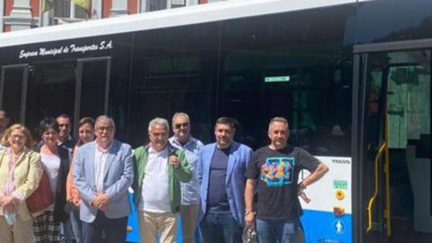 Mieres incorpora un nuevo autobús  a la remozada flota de Emutsa