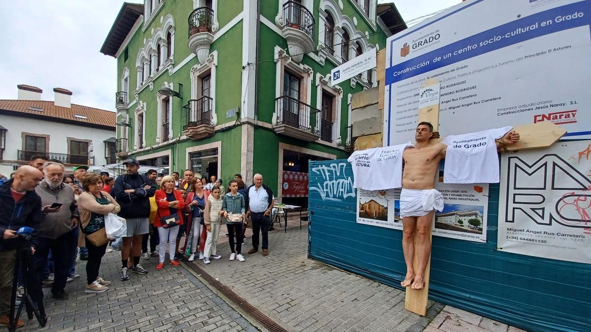 El hostelero "crucificado" de Grado: abre con todas las licencias y le obligan a cerrar tras invertir medio millón de euros
