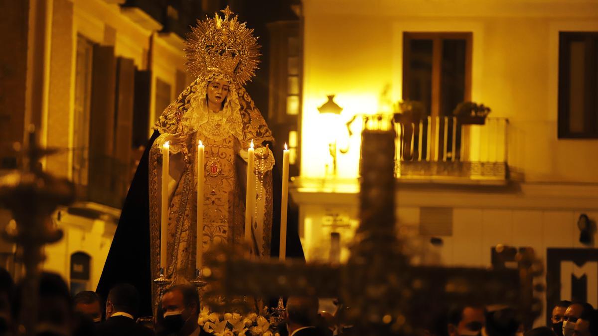 Madrugada de traslados para la veneración 'El Verbo Encarnado' en la Catedral
