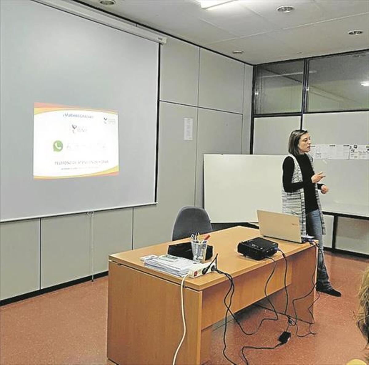 Una interesante charla-debate aborda el acoso escolar