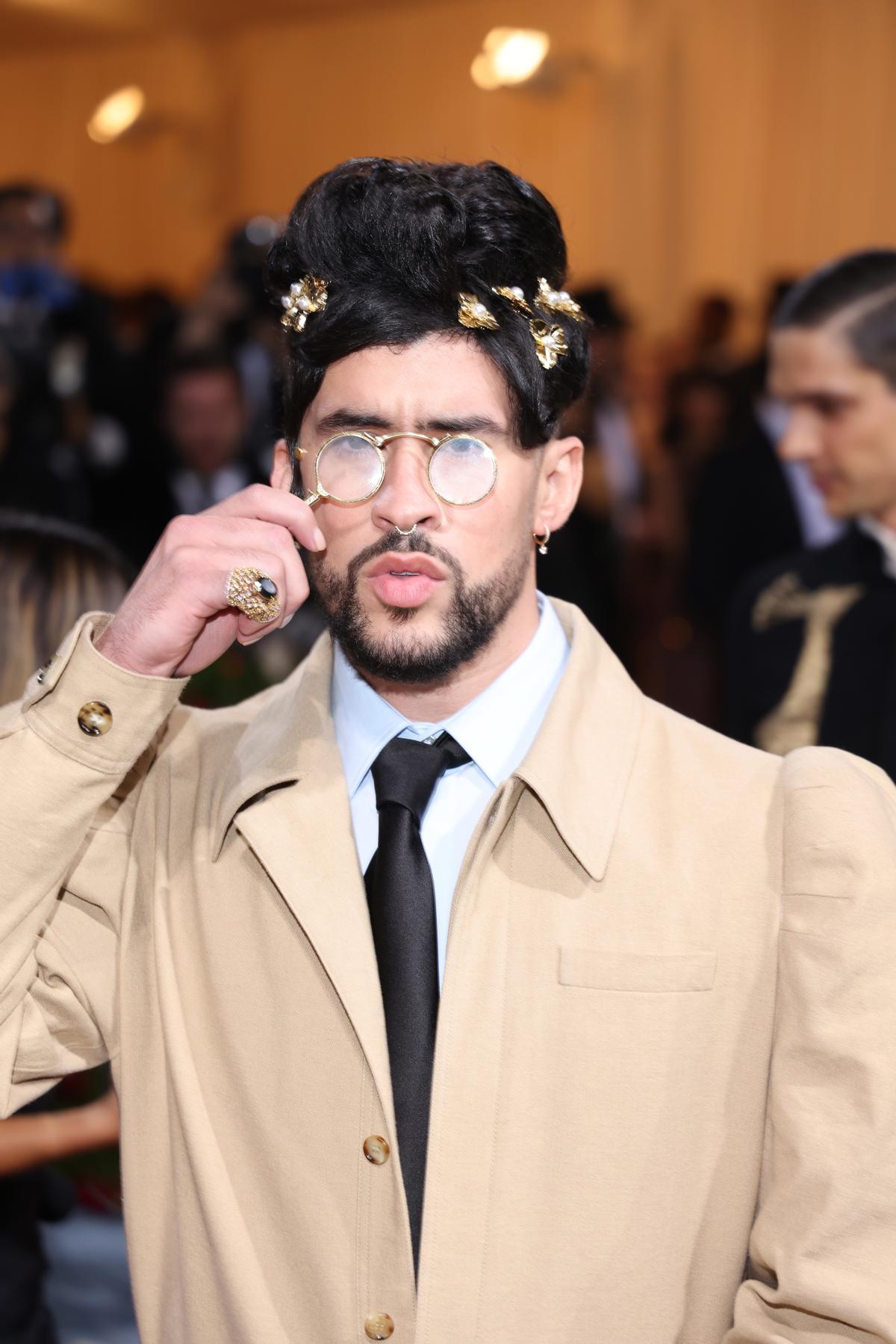 Bad Bunny en la alfombra roja de la Met Gala 2022.