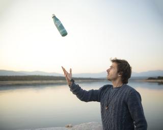 "Es muy difícil dejar de utilizar plástico porque todo está hecho con él"