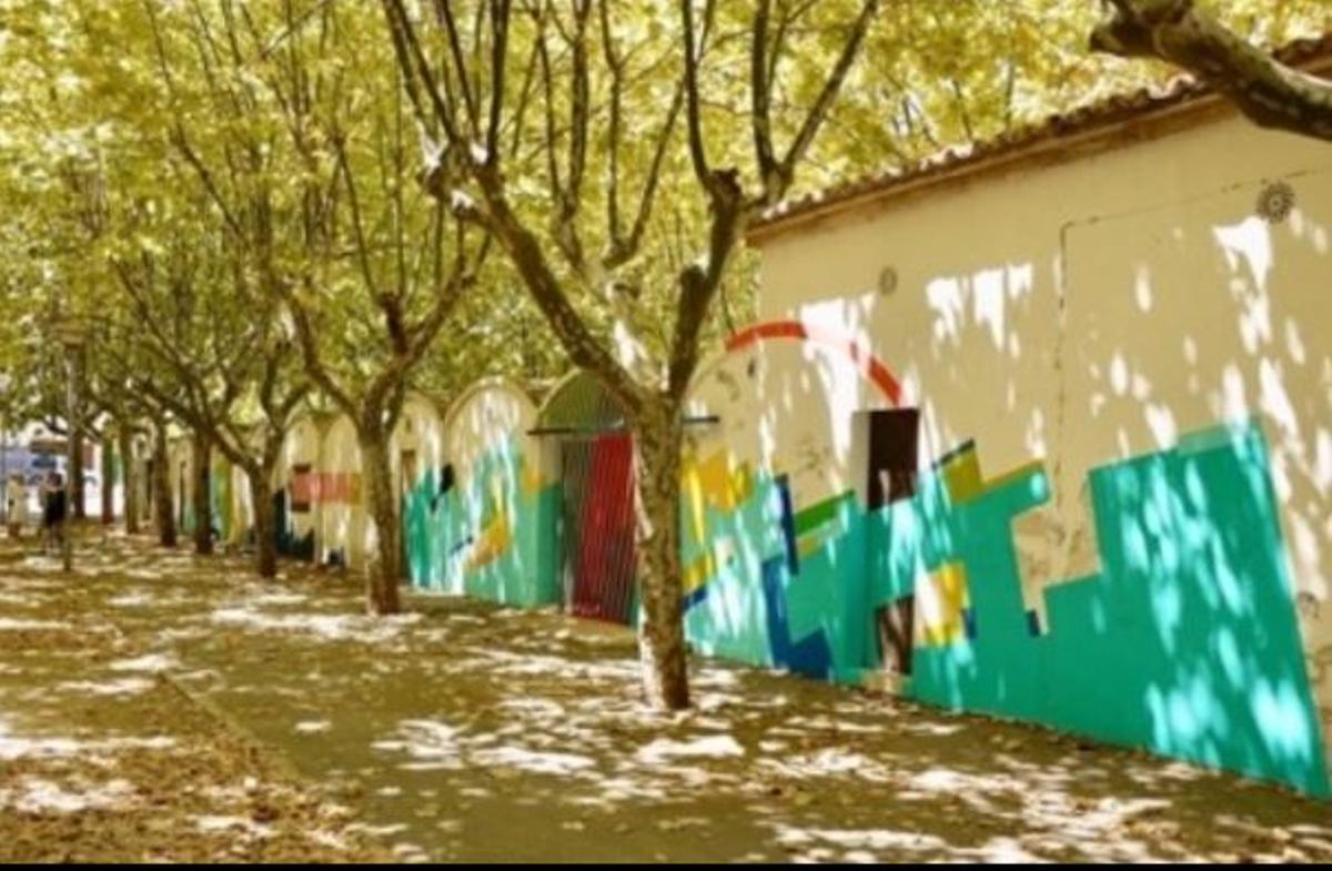 Mural de Nuria Mora en el Port de Pollença.