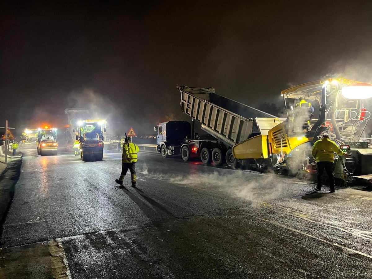La actuaciones se llevan a cabo de domingo a jueves en horario nocturno, de 21:00 a 6:00 horas.