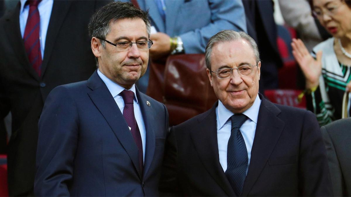 Josep Maria Bartomeu, presidente del FC Barcelona, y Florentino Pérez, presidente del Real Madrid, en el palco del Camp Nou en los prolegómenos del clásico Barça-Real Madrid