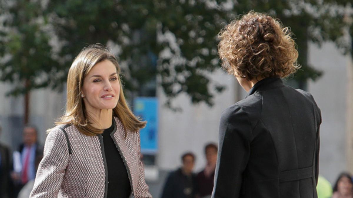 Letizia Ortiz con chaqueta de 'tweed' y flecos