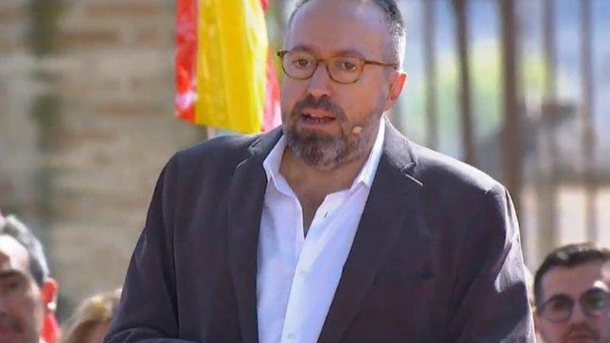 Girauta arremete a insultos contra el PSC: &quot;Lameculos paniaguados mezclados con ladrones pijos&quot;