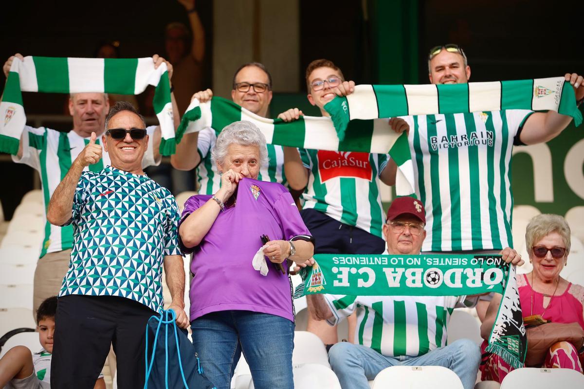 Córdoba CF-Huesca | Las imágenes de la afición en El Arcángel
