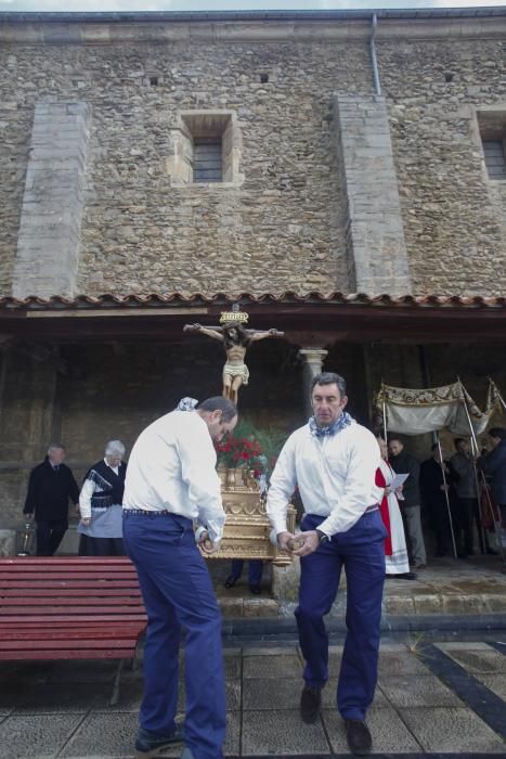 La celebración del Cristo del Socorro en Luanco.