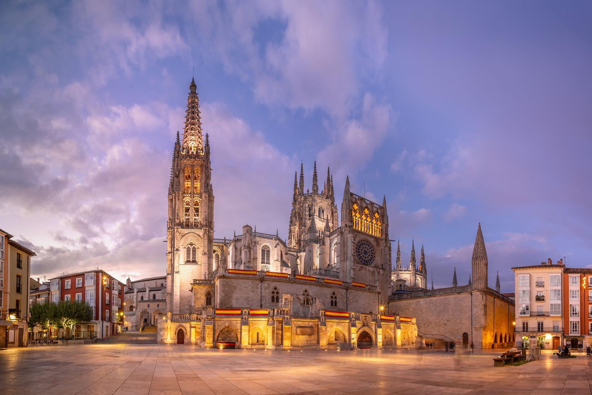 Catedral de Burgos de noche.