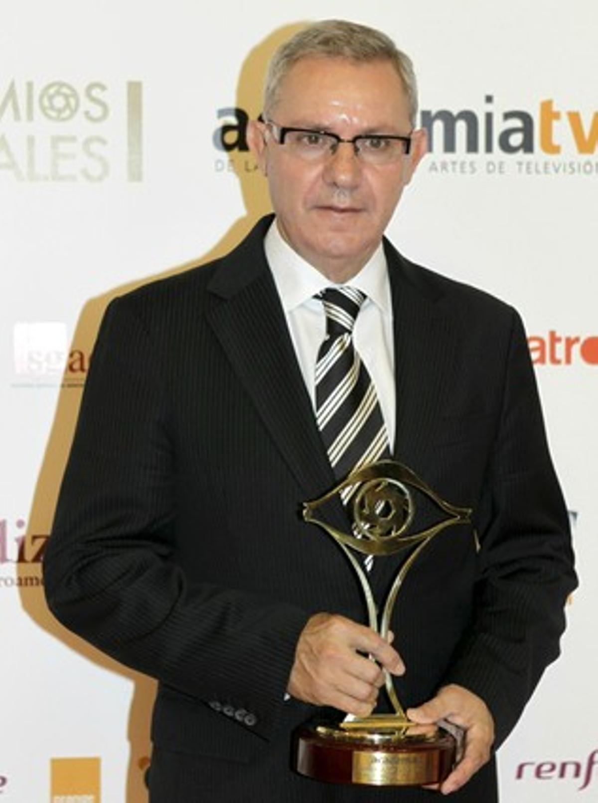 El periodista José Angel de la Casa obtuvo el reconocimiento ’Toda una vida’, por su trayectoria profesional ligada al medio televisivo.