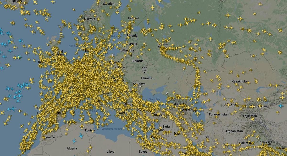 Imagen de seguimiento de vuelos en Europa y Asia de la web Flightradar. 