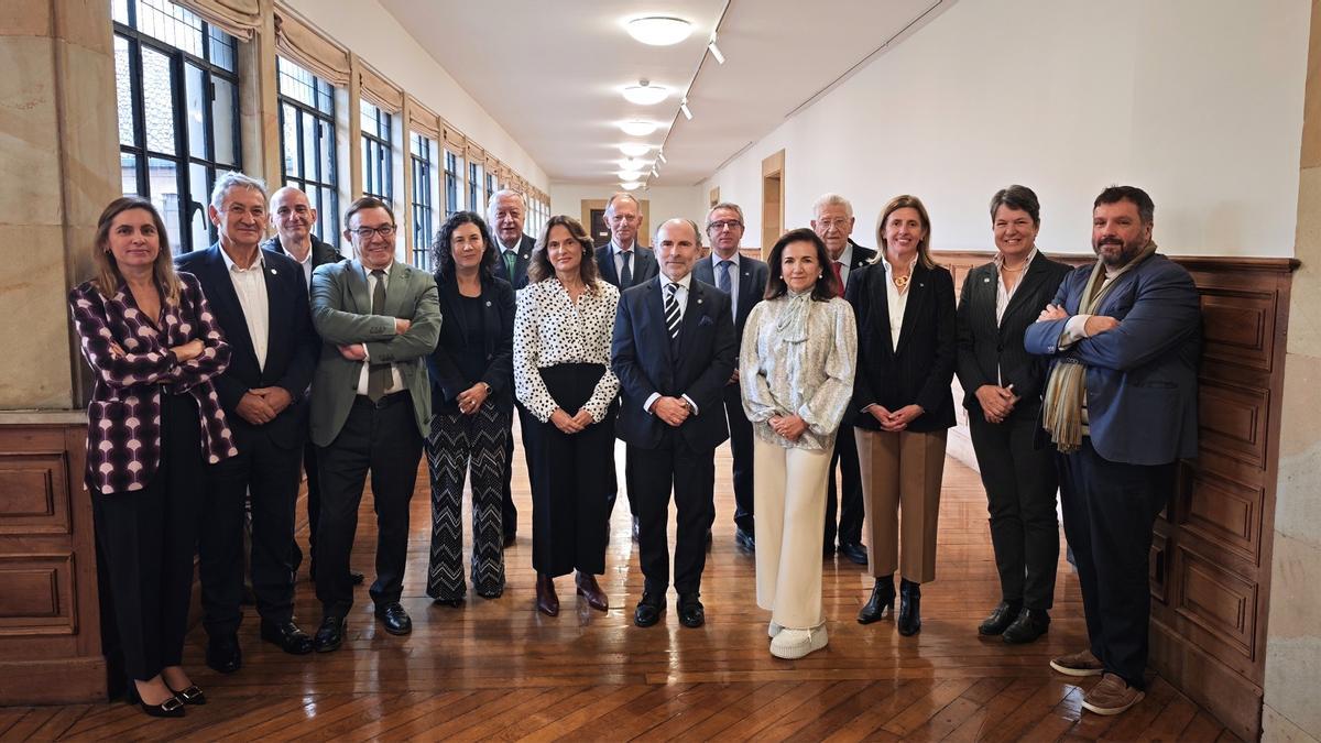 Foto de familia del nuevo Consejo Asesor