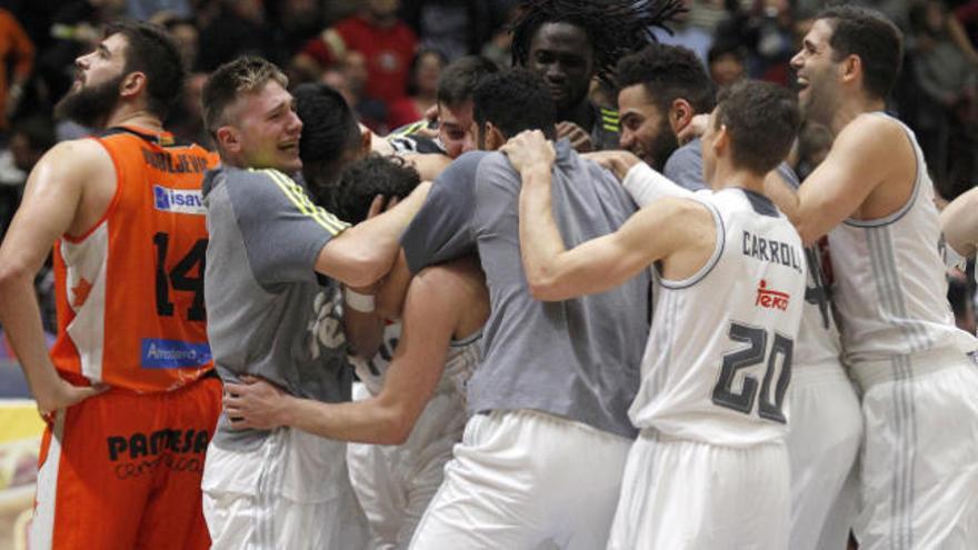 Llull 'hace un Curry' y fulmina al Valencia Basket