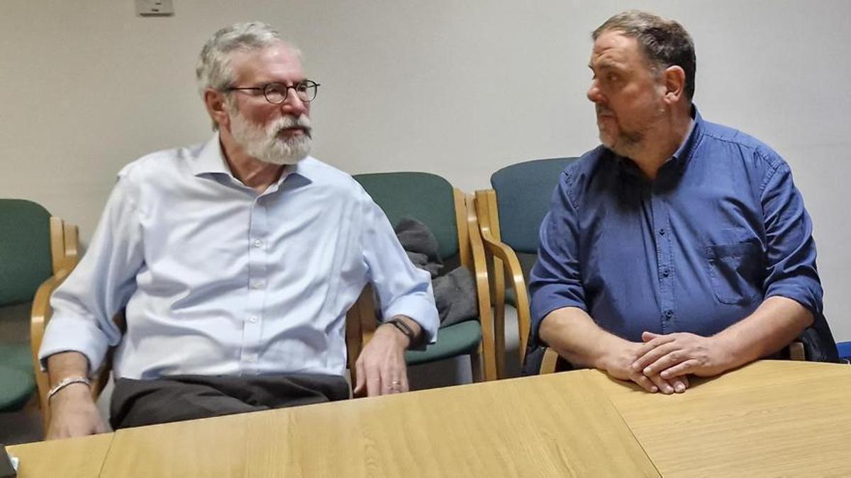 Oriol Junqueras se reúne con el expresidente del Sinn Féin Gerry Adams.