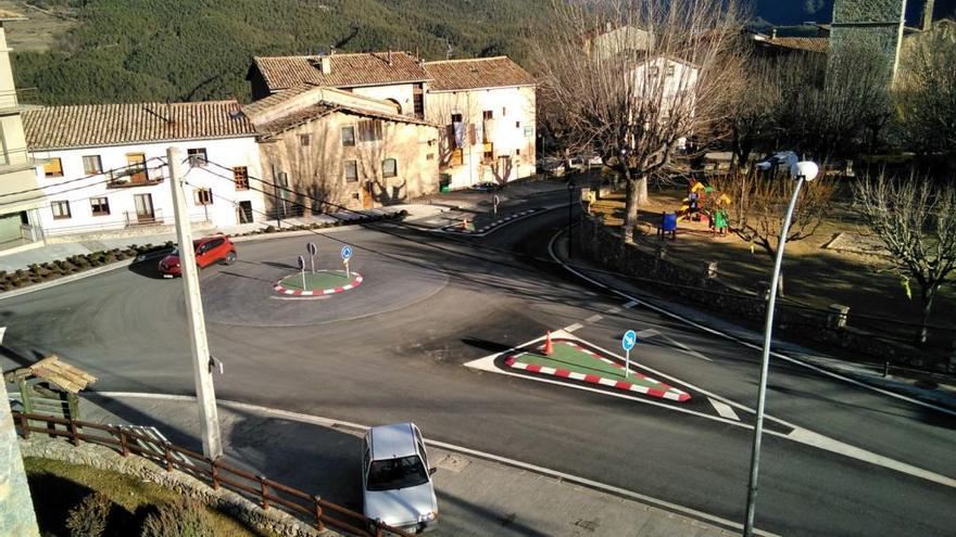 Sant Llorenç &quot;dignifica&quot; la rotonda de les Eres