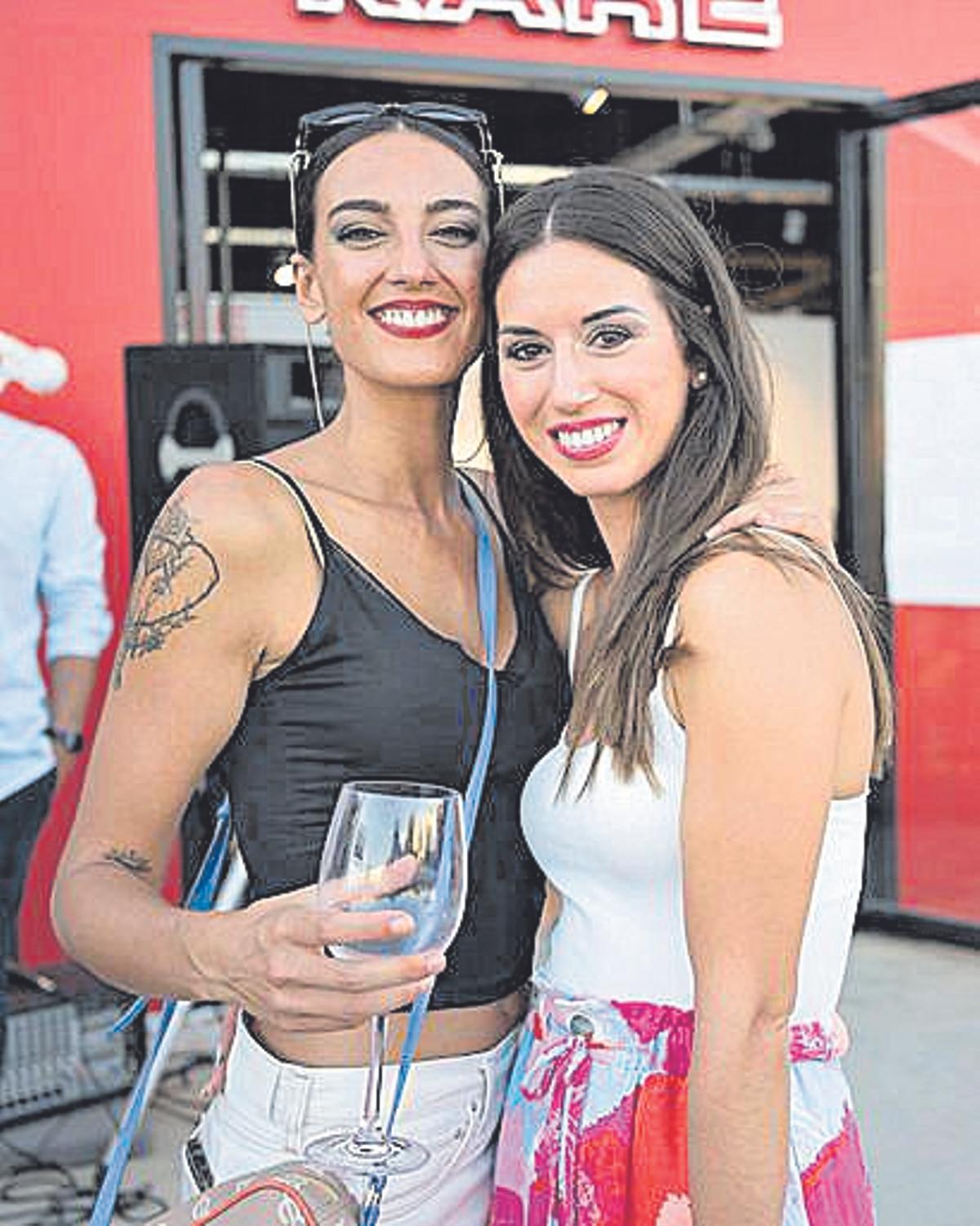 Eva Pons y Marina Roselló.