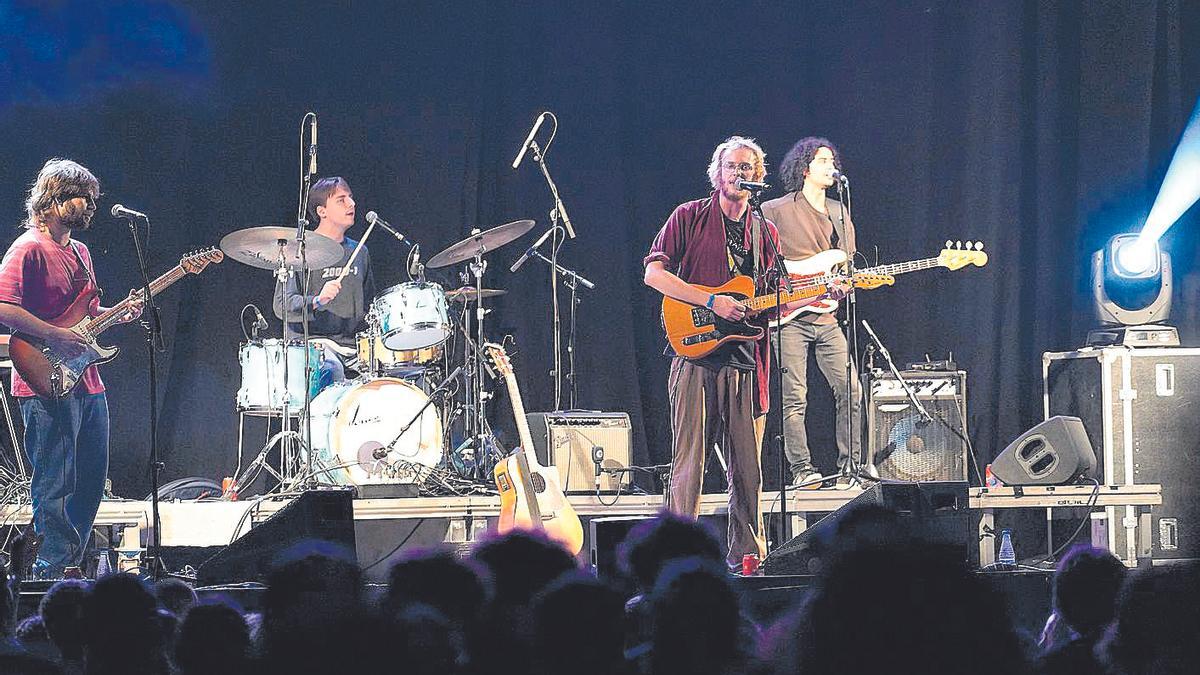 La Ludwig Band en concert al Parc Migdia durant les Fires de Sant Narcís 2022.