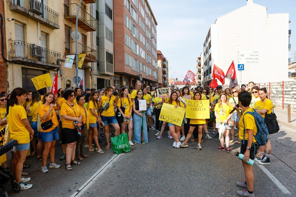 La protesta de docents a Manresa, en imatges