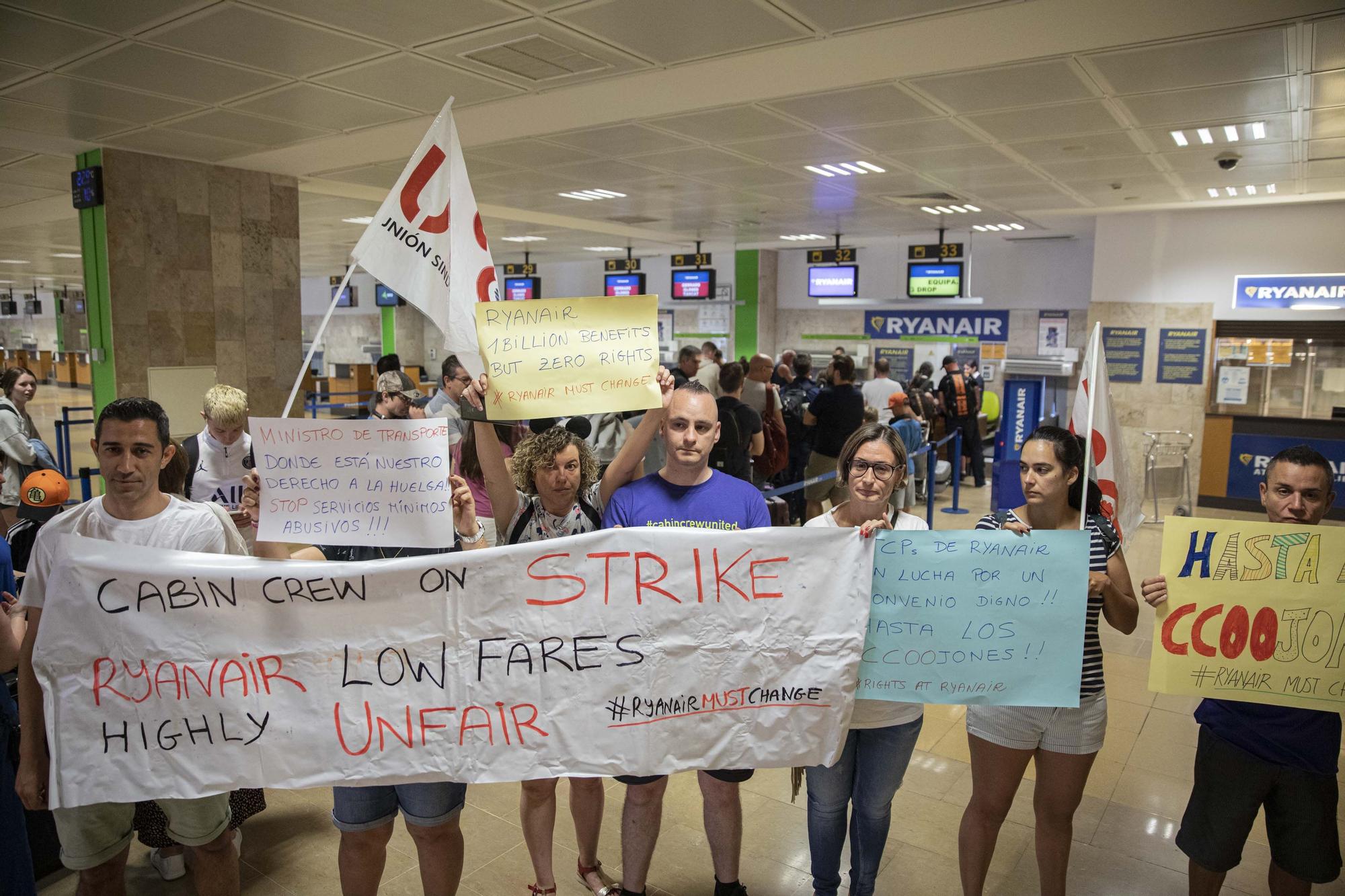 Normalitat en el primer dia de vaga de Ryanair a Girona