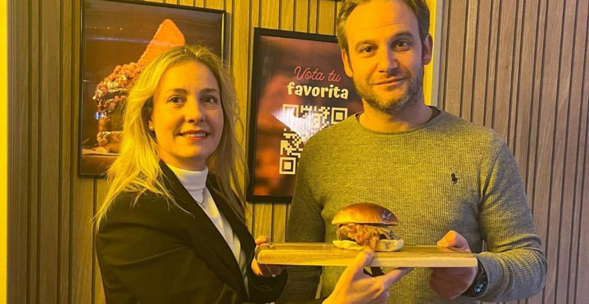 Dos locales de Langreo aspiran a tener la mejor hamburguesa de España