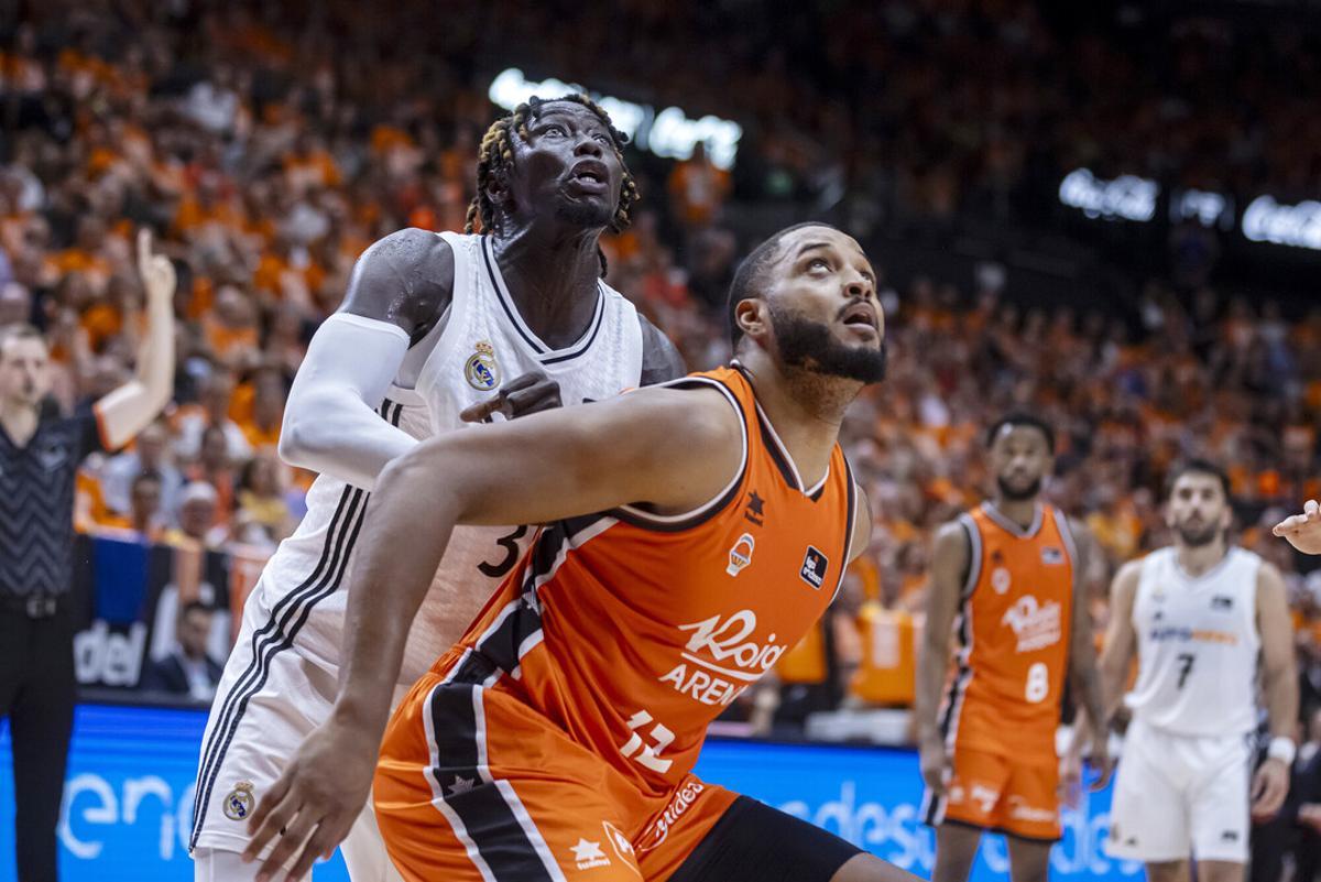 Joel Soriano, en uno de sus partidos con el Valencia Basket ante el Real Madrid.