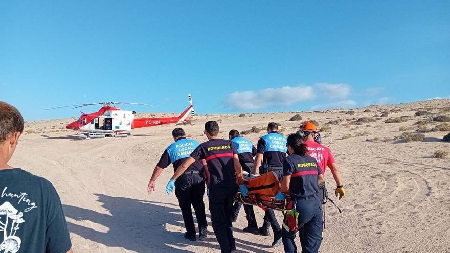 Rescatan a un parapentista herido en Costa Calma