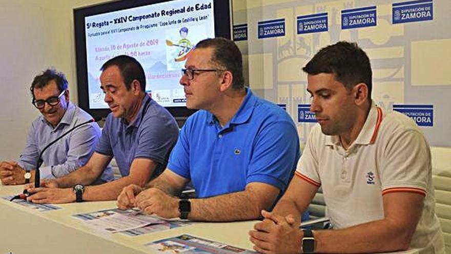 Narciso Prieto, Lorenzo Jiménez, Jesús María Prada y Rubén García en la presentación de la regata.