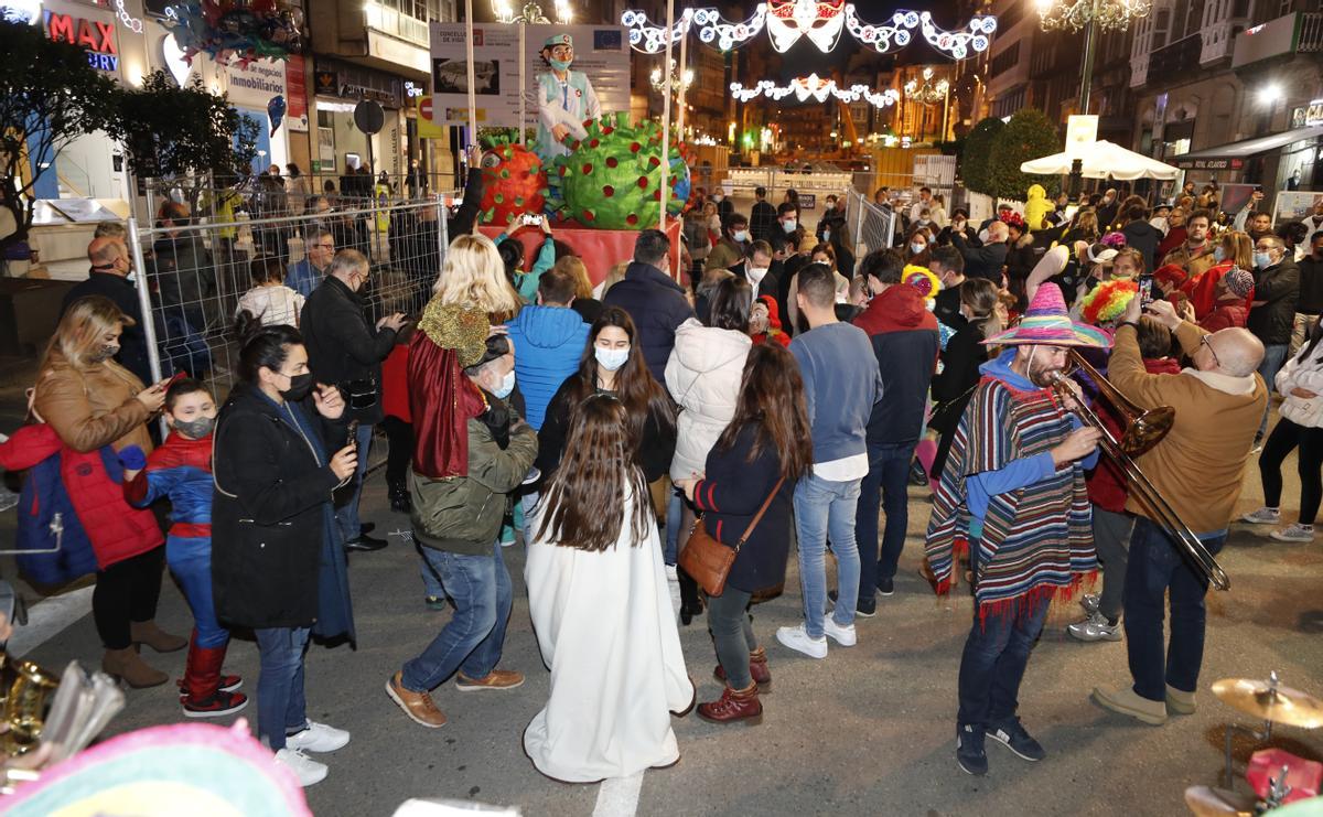 Vigo arranca su Entroido entronando al COVID
