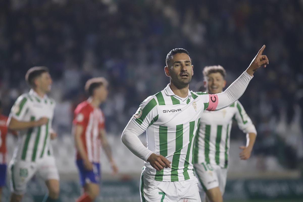 Córdoba CF-Atlético de Madrid B: las imágenes del partido en El Arcángel