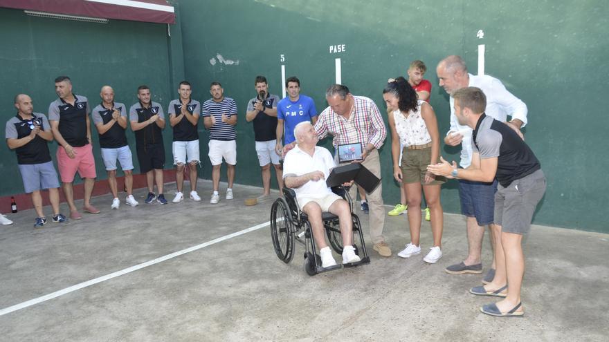 Antoniet d&#039;Almassora homenajeado en el II Campionat de Pilota de Moncófa