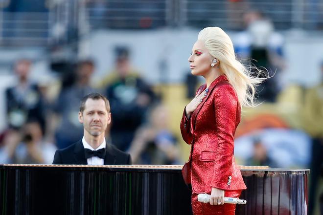 Lady Gaga y su emocionante actuación en la Super Bowl