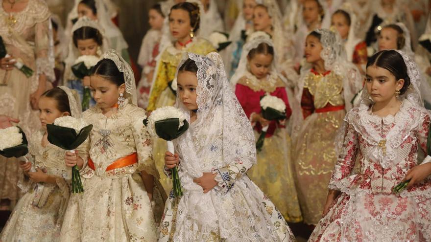 ¿Qué dos colores dominarán el manto de la Virgen?