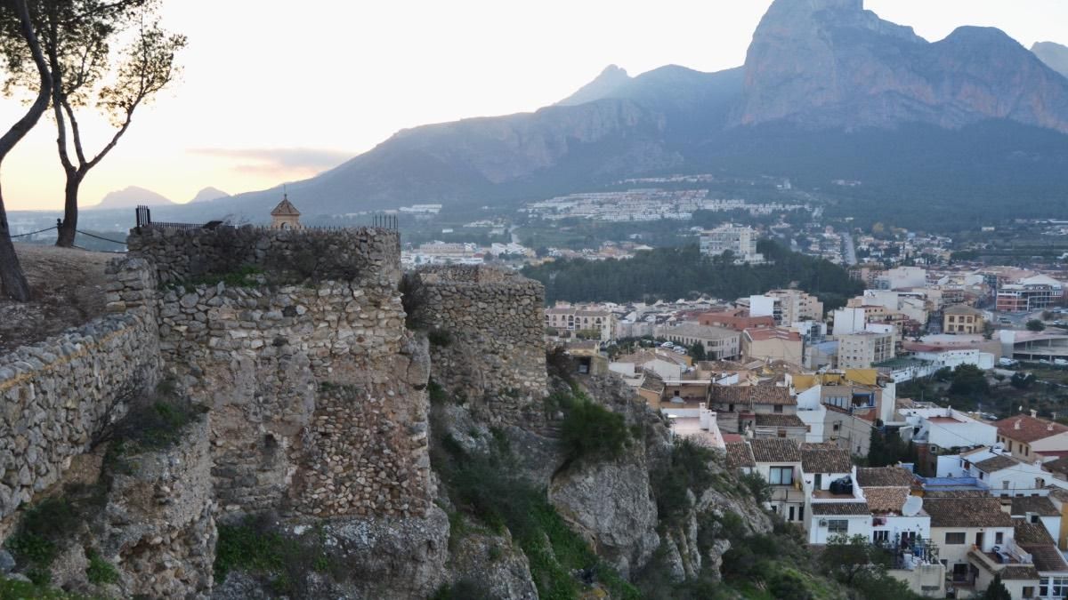 El precioso pueblo medieval valenciano que recuerda y mucho a Carcassonne