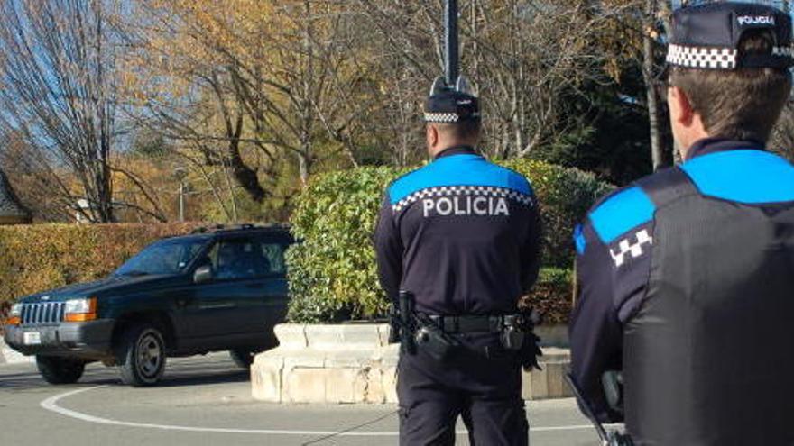 Agents de la Policia Local del Puigcerdà · Arxiu / Miquel Spa